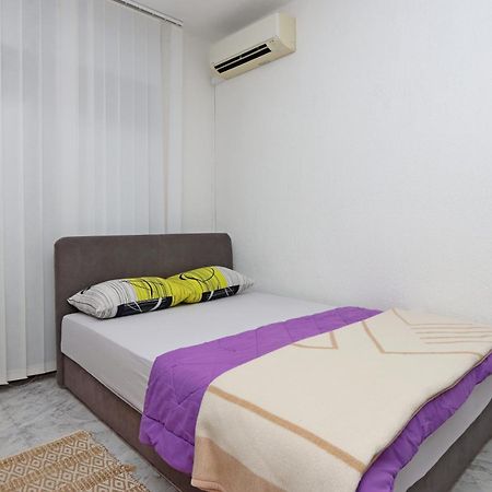 Apartments With A Parking Space Pinezici, Krk - 18967 Vrh  Ngoại thất bức ảnh