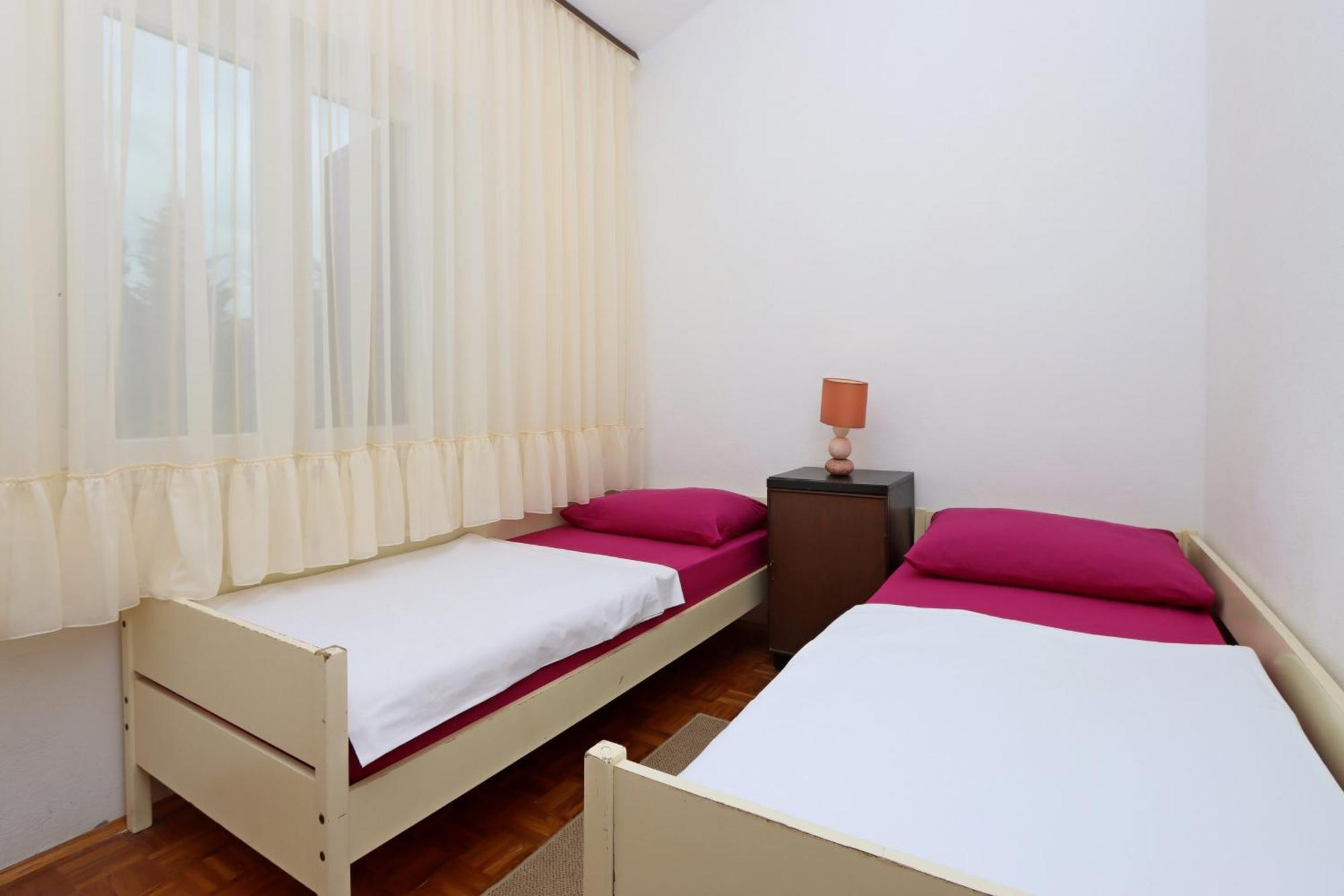 Apartments With A Parking Space Pinezici, Krk - 18967 Vrh  Ngoại thất bức ảnh