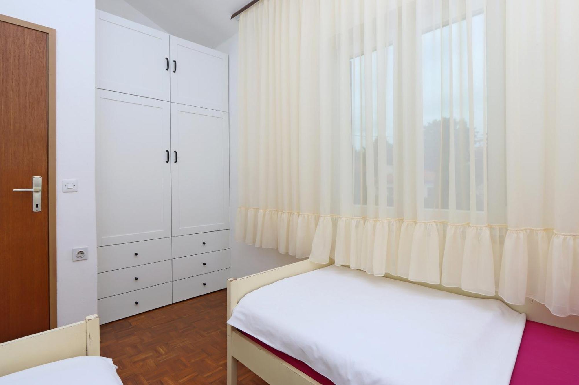 Apartments With A Parking Space Pinezici, Krk - 18967 Vrh  Phòng bức ảnh